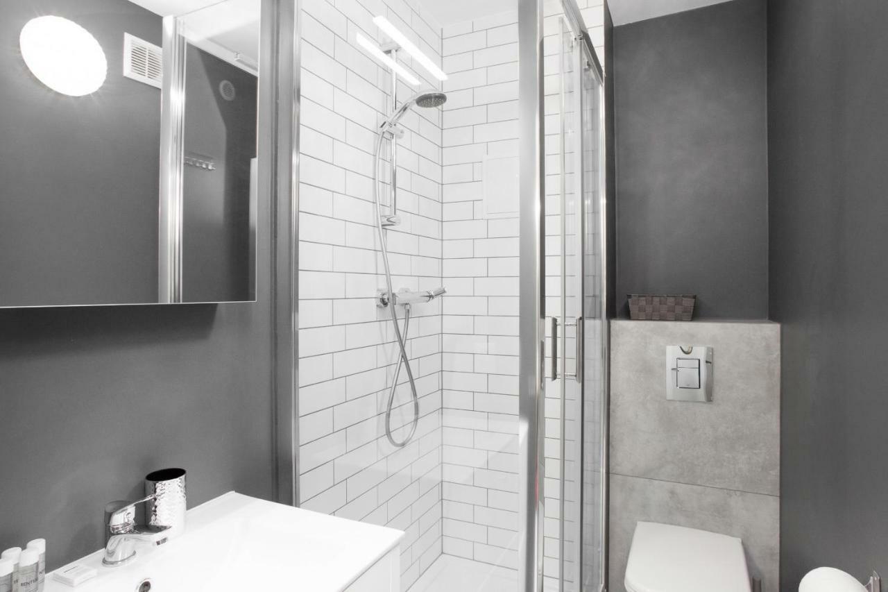 First Central Apartments By Noclegi Renters Warsawa Bagian luar foto