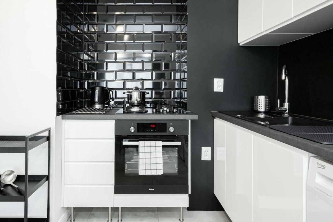 First Central Apartments By Noclegi Renters Warsawa Bagian luar foto